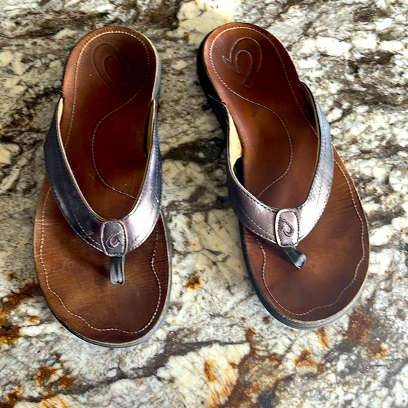 Olukai flip flops - Picture 1 of 2